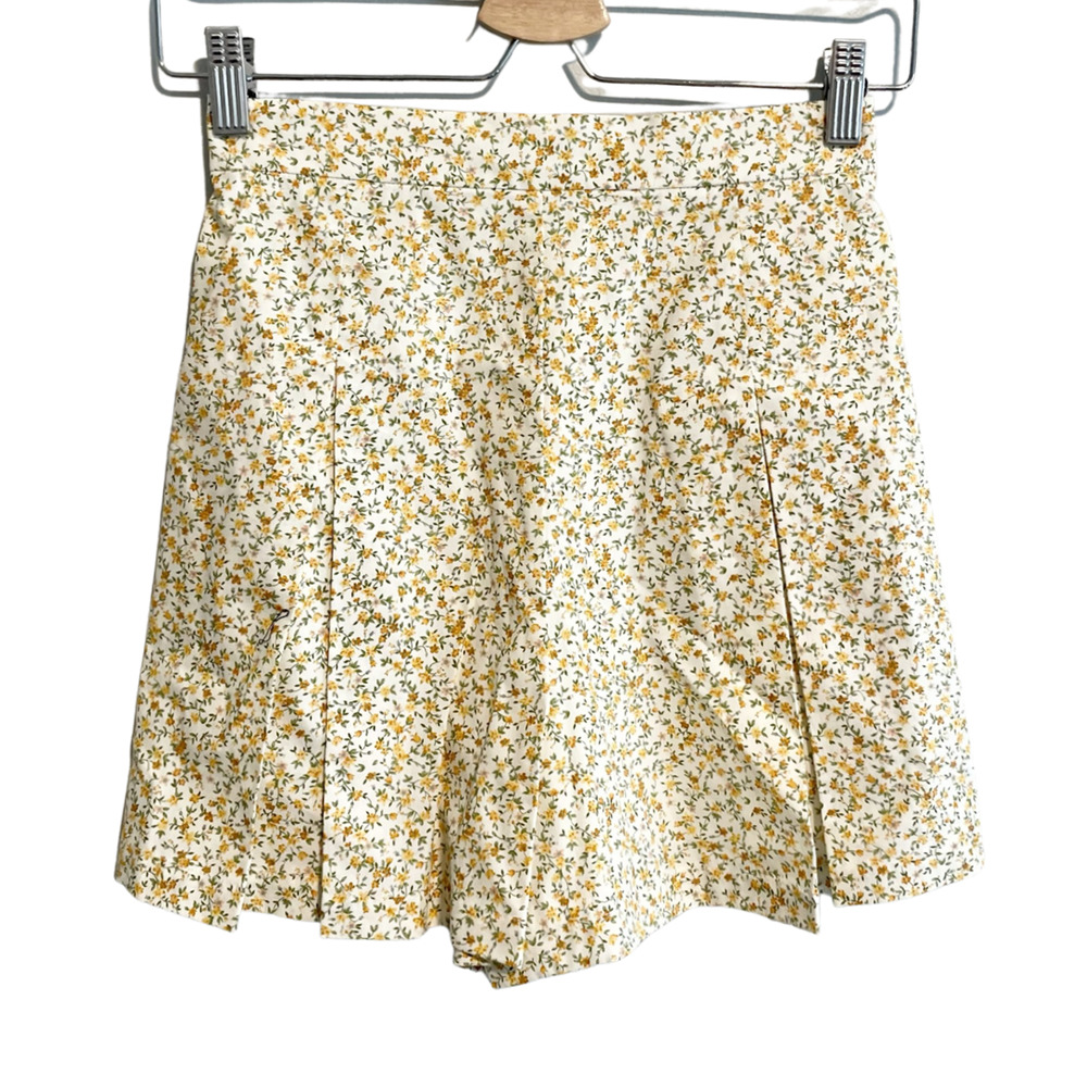Revolve x Petersyn Yellow Floral Pleated High Waist Cotton Shorts BRAND NEW